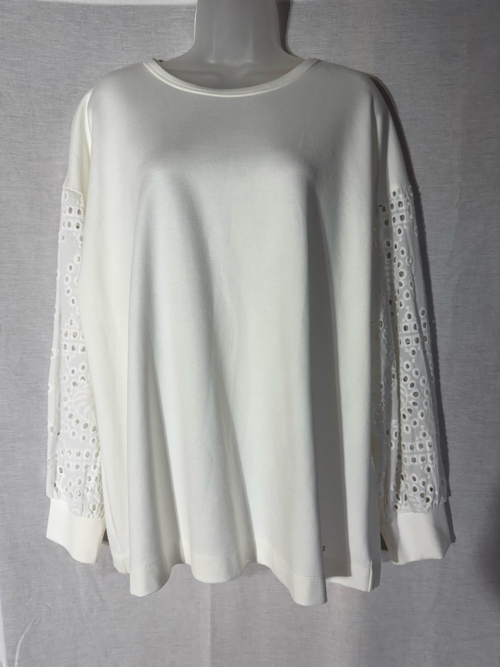 Jones New York Ivory Eyelet-Sleeve Pullover Sweatshirt. Size XL